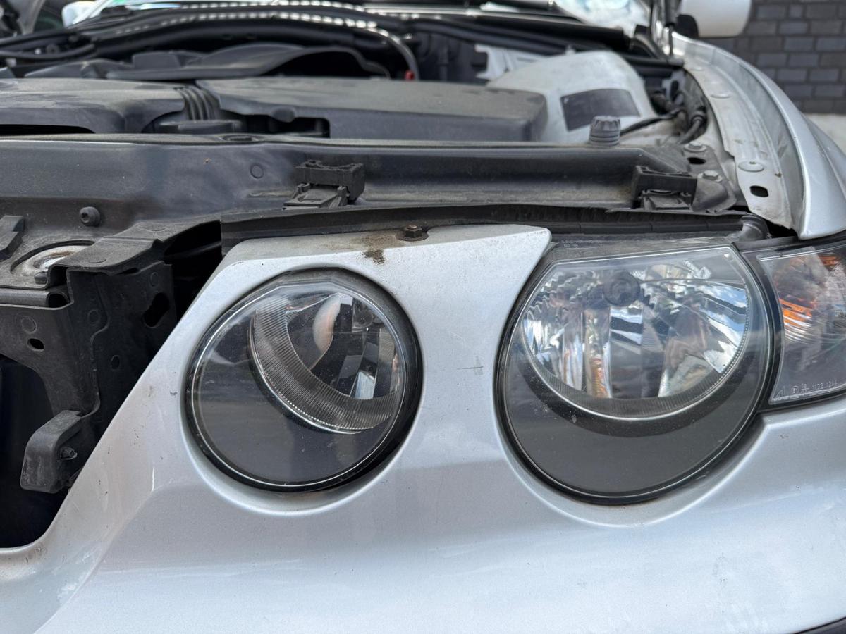 BMW E46 Compact original Scheinwerfer vorn links Halogen BJ03